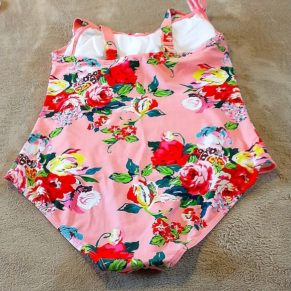 Women's One Piece Swimsuit Large - Picture 4 of 5